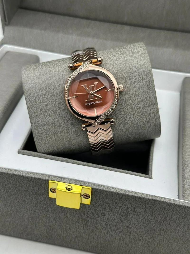 brown_-gold_louis_vuitton_watch_2.webp