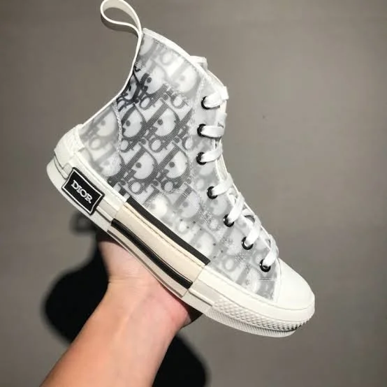 christian_dior_b23_high-top_sneaker_white_and_black_dior_oblique_canvas_2.webp