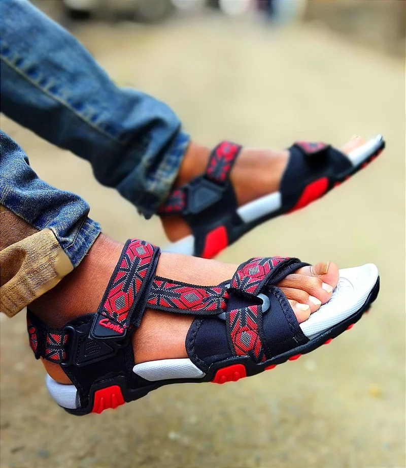 clocks_sandals_open_shoes_for_men-_black_red_2.webp