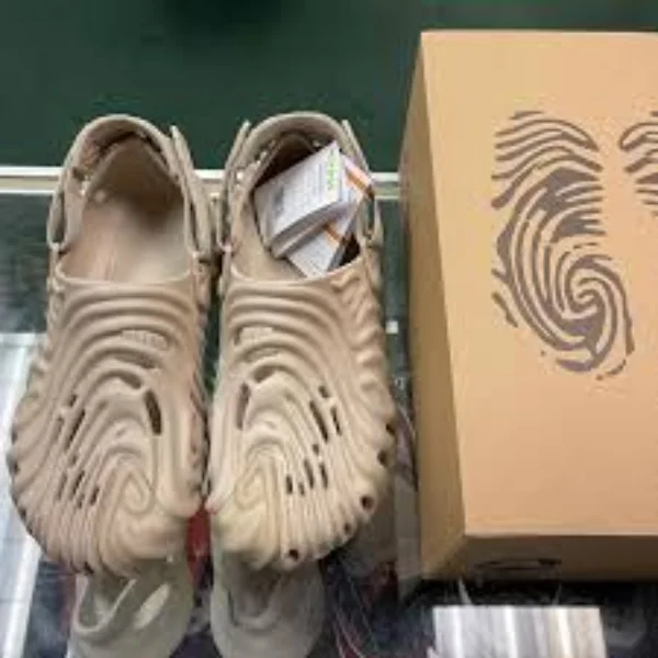 crocs_pollex_x_salehe_bembury_clog_-black_summer_beach_clogs-shoes-beige_sandals_4.webp
