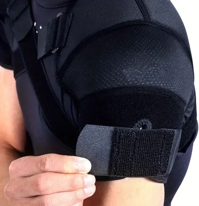 double_shoulder_support_brace_support_wrap_protector,_shoulder_brace_3.webp