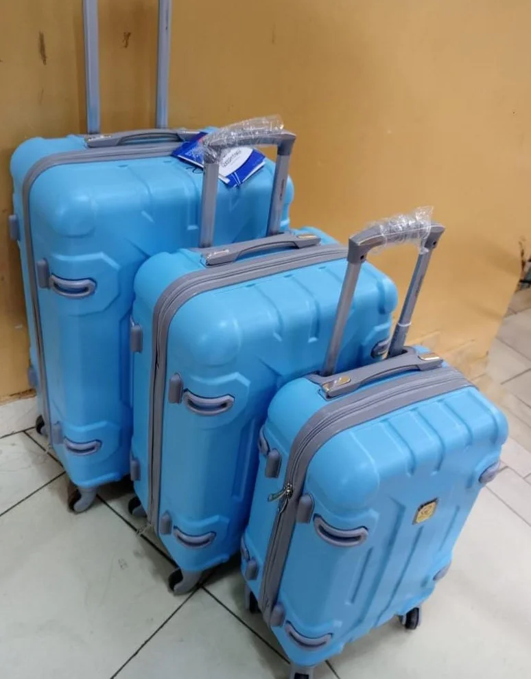 3-piece_hard_shell_spinner_luggage_set_-_light_blue_2.webp