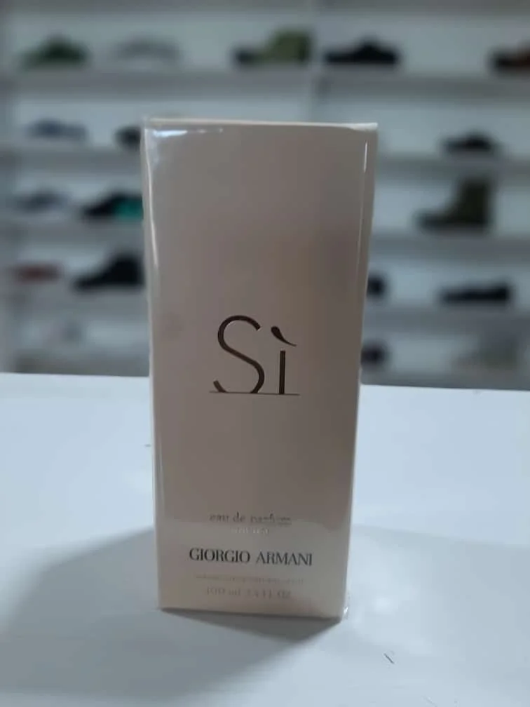 giorgio_armani_si_eau_de_parfum_spray_100ml_2.webp