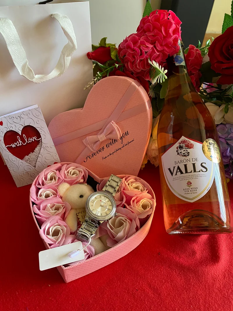 hot_valentines_ladies_pack_x_baron_rose_wine_2.webp