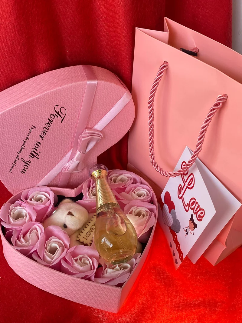 hot_valentines_pack_-_floral_pack_with_bear_doll_3.webp