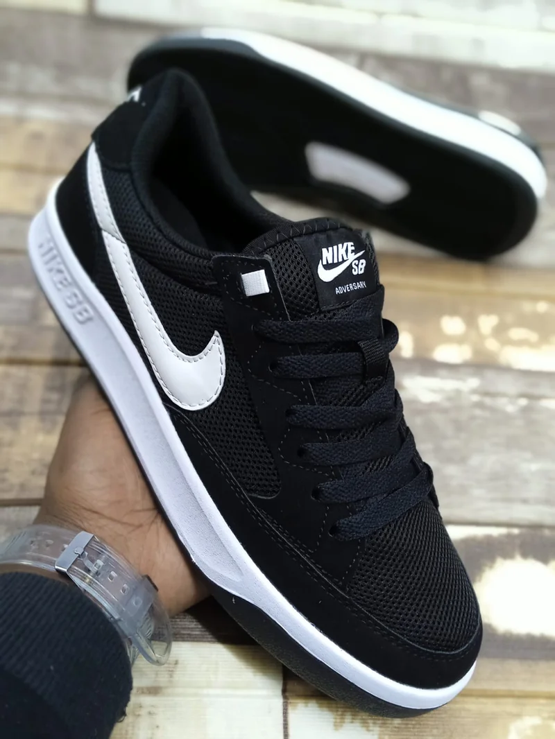 mens_nike_sb_adversary_black-white-black_2.webp