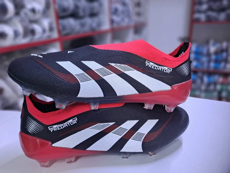 adidas_predator_lace_less_soccer_boots_2.webp