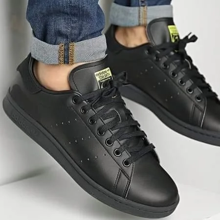 adidas_stan_smith_trainer_shoes_sneaker_all_black_2.webp