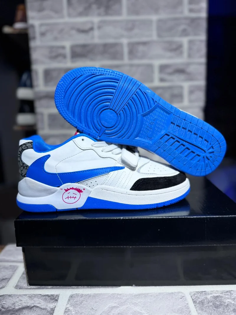 nike_cactus_jump-man_x_golf_blue_sneakers_2.webp