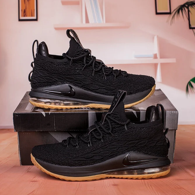 nike_lebron_james_15_low__gold_black_2.webp