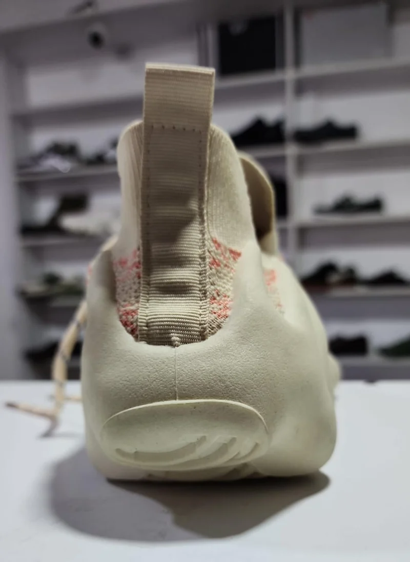 adidas_yeezy_450_low_cut_sneakers_4.webp
