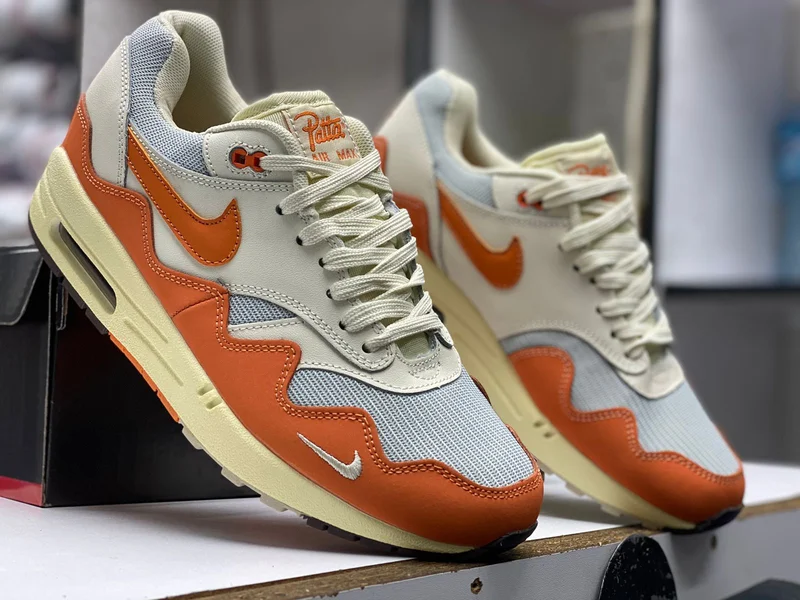 patta_x_nike_air_max_1_monarch_2.webp