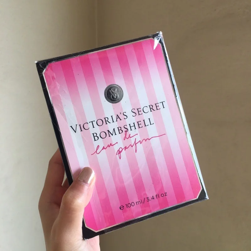 pink_victoria's_secret_bombshell_eau_de_ladies_perfume_2.webp