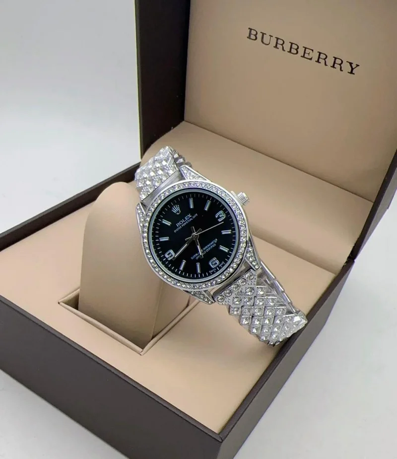 silver_-black_classy_rolex_watch_2.webp