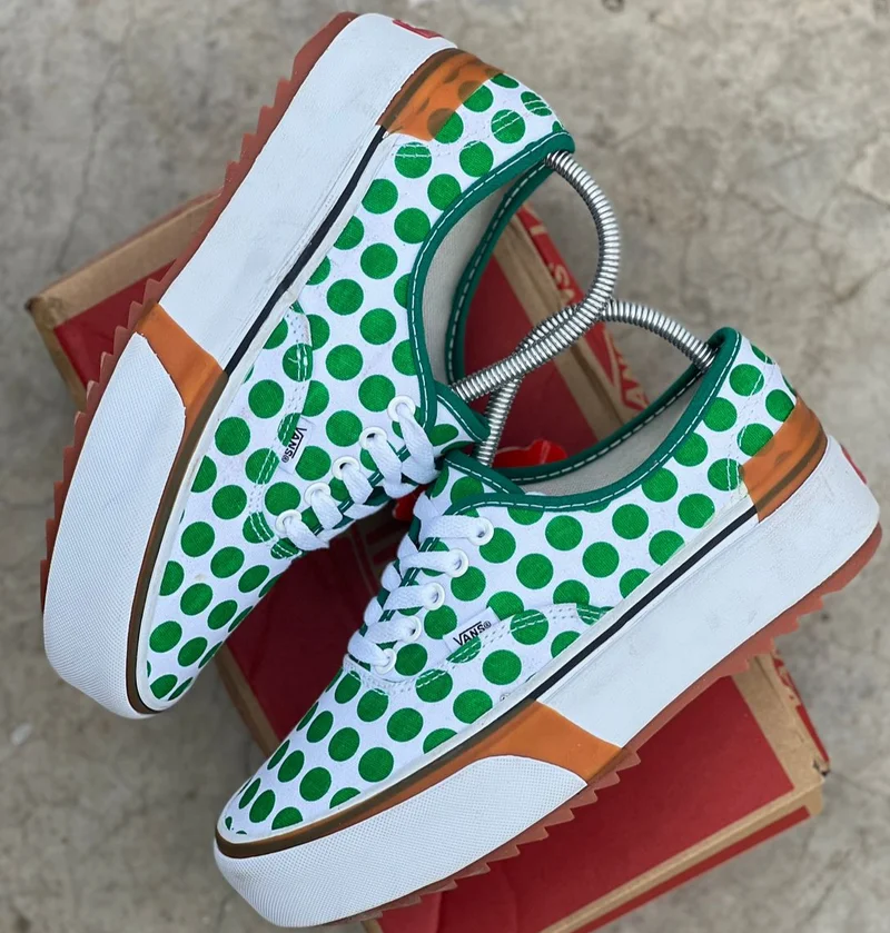 vans_x_moca_authentic_logo_polka_dots_2.webp