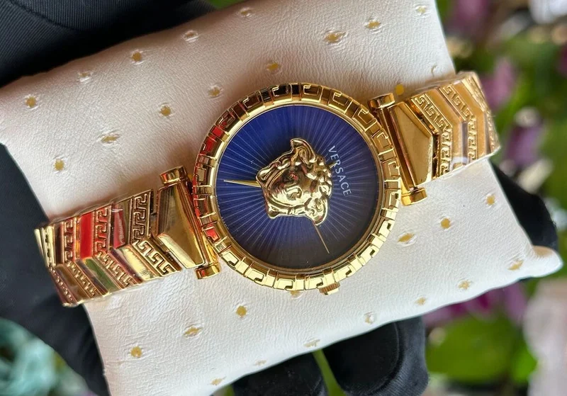 versace_medusa_ladies_watch_blue_face_gold-toned_medusa_head_gold-toned_hands_2.webp