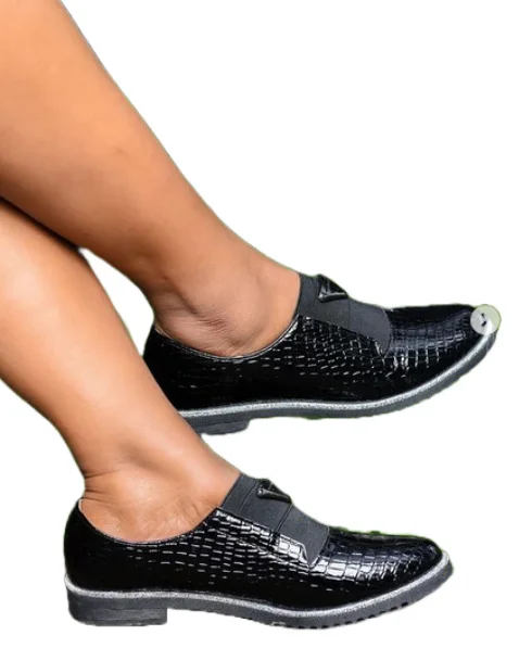 wetlook_unlaced_brogues_black_2.webp