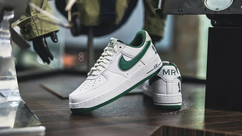 white_-green_nike__air_force_1_af1_low_-_keep_fresh_2.webp