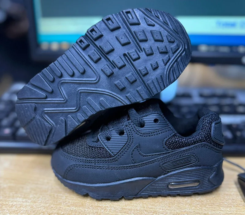 black__nike_air_max_90_kids_sneakers_2.webp