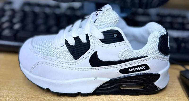 white_nike_air_max_90_kids_sneakers_2.webp