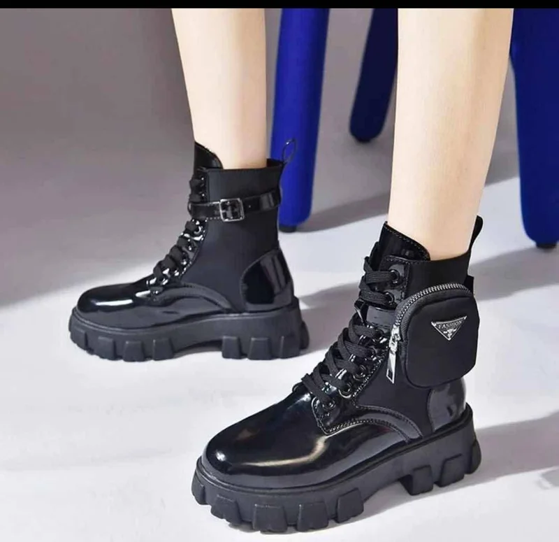 wet_look_ladies__black_prada__boots_2.webp