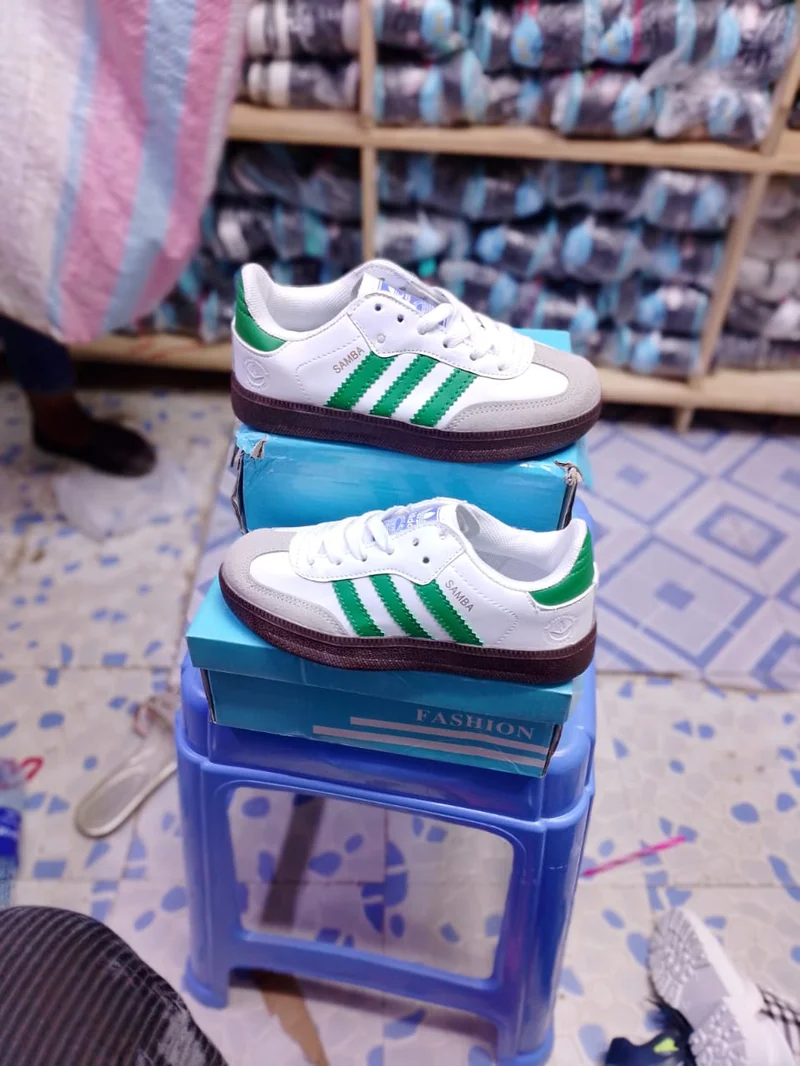 white_-green__stripe_kids_samba_adidas_sneakers_2.webp