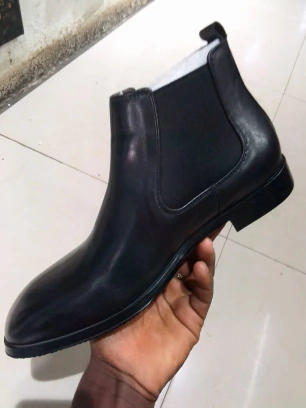 aldo_vianello-r_chelsea_boots_for_men_-black_chelsea_boots_leather_4.webp