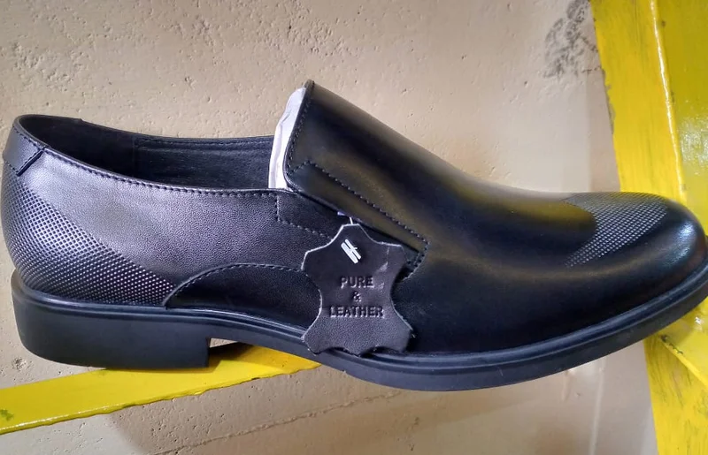 all_black_pure_&_leather_franco_bannetti__officials_shoe_2.webp