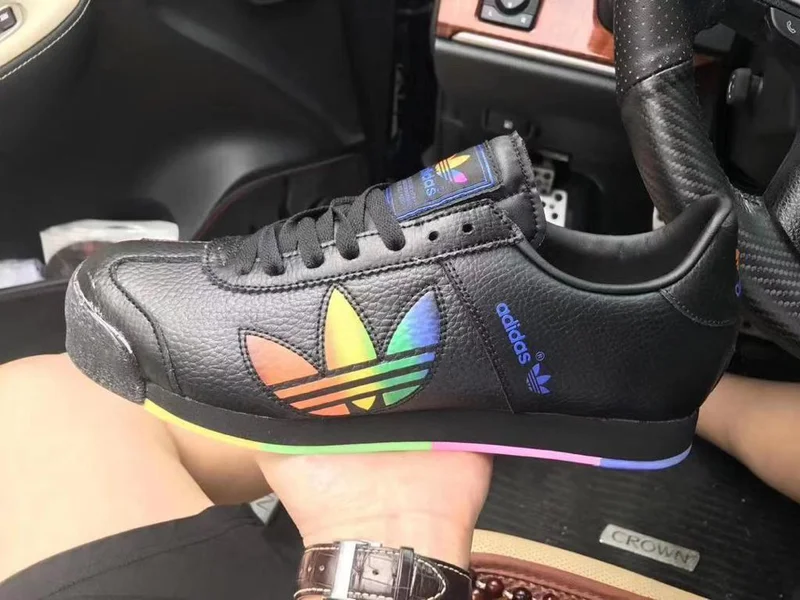 black_adidas_samba_og_men_and_women_sneakers_2.webp