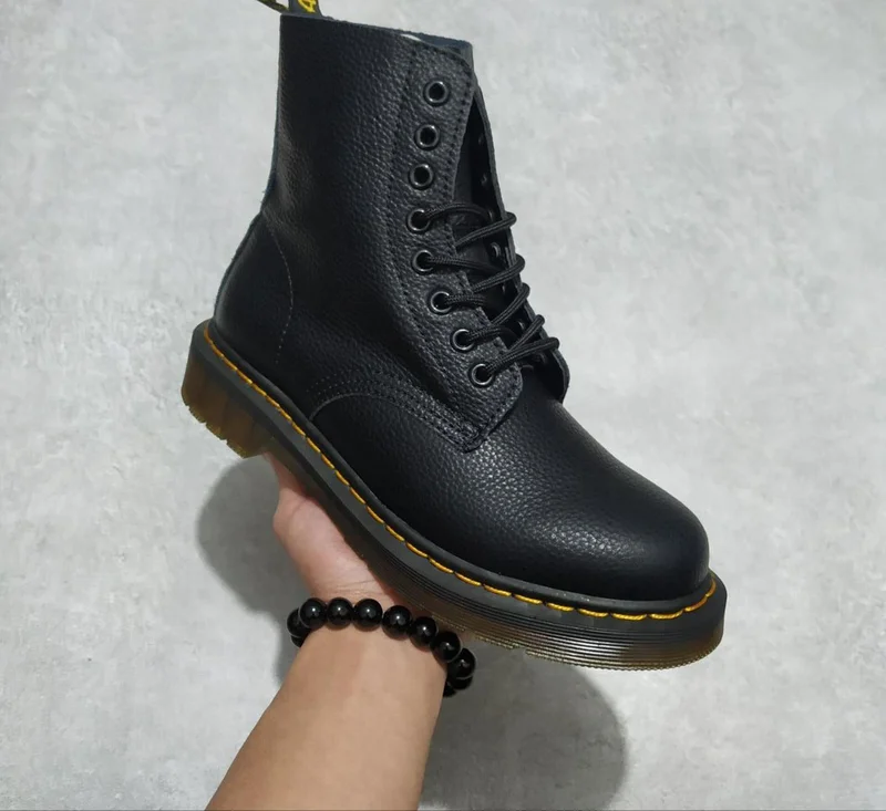 black_dr_martens_1460_pascal_bex_2.webp