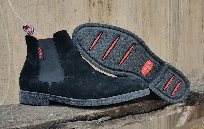 black_men’s_chelsea_hugo_boots_2.webp