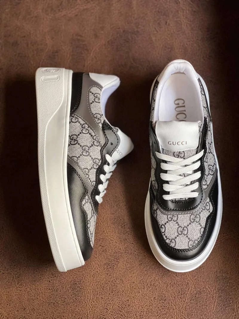 Classic Gucci GG Sneakers -Beige