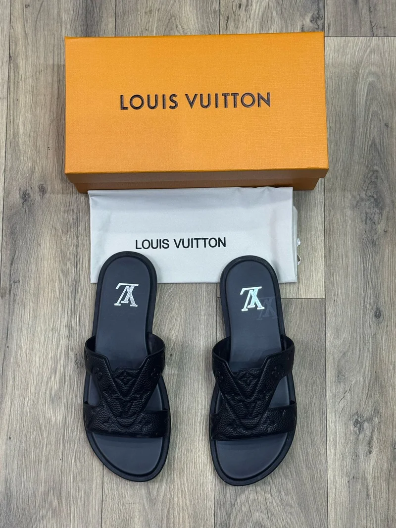 LOUIS VUITTON MEN’S BLACK SANDALS