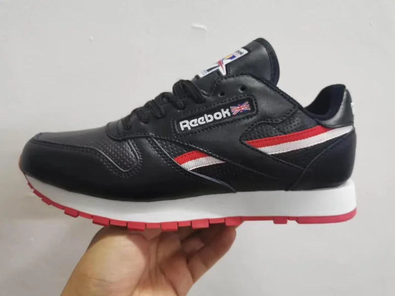 Reebok Classic Leather MU International black