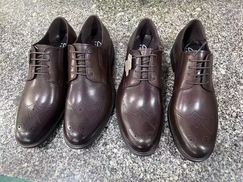 LACE UP BROWN LEATHER CLARKS SHOES