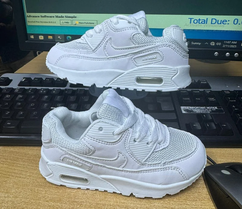 CLASSIC NIKE AIR MAX 90  KIDS SNEAKERS