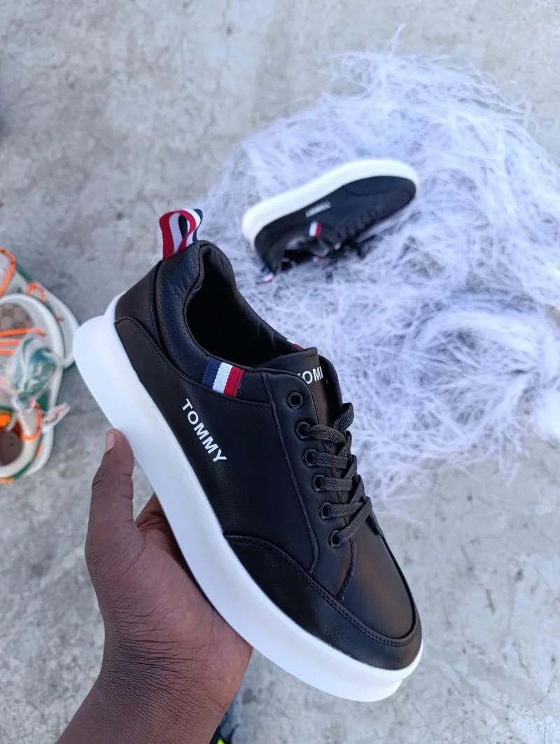 BLACK TOMMY HILFIGER MEN'S SNEAKER