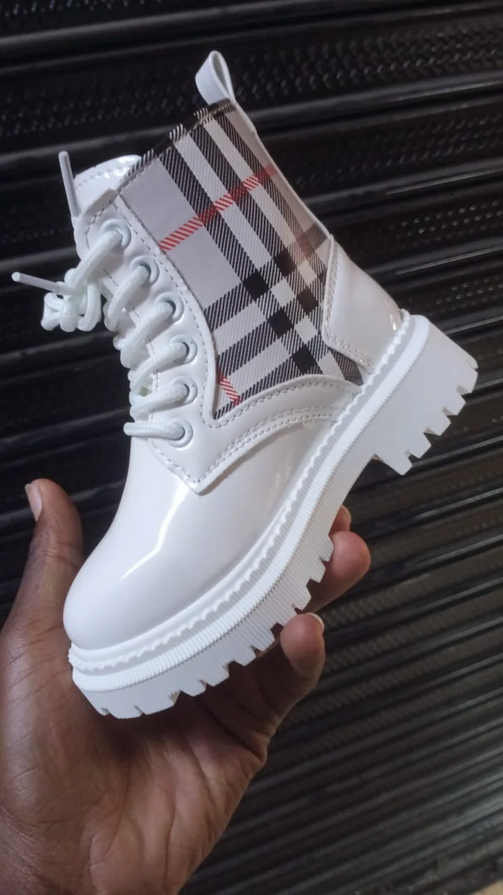 WHITE   GIRLS GUCCI BOOTS