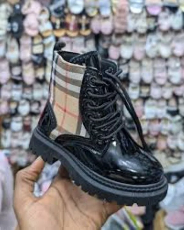 BLACK  GIRLS GUCCI BOOTS