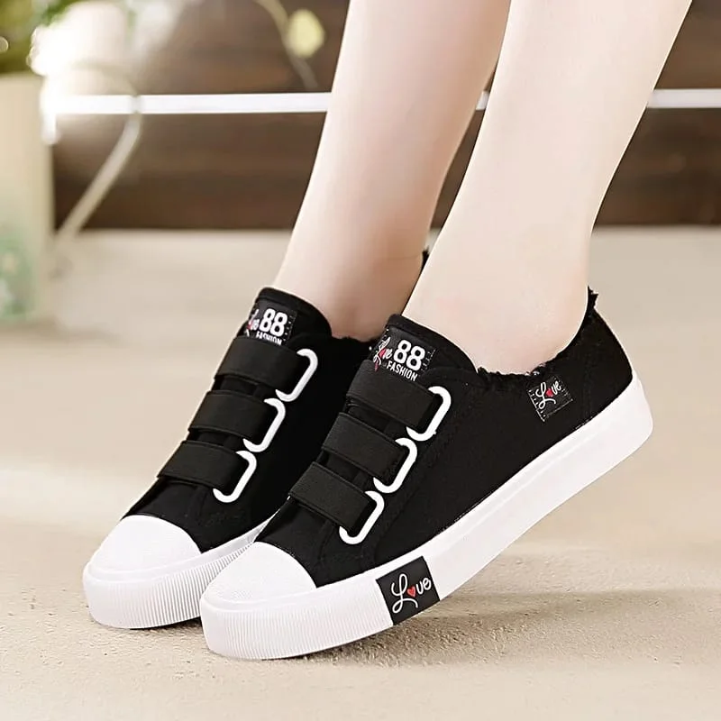 CLASSY LADIES CONVERRSE SHOES-BLACK