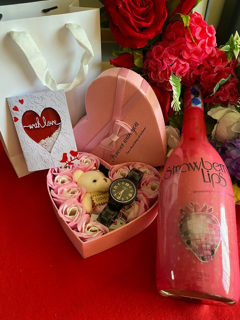 HOT VALENTINE LADIES PACK X  STRAW BERRY  WINE