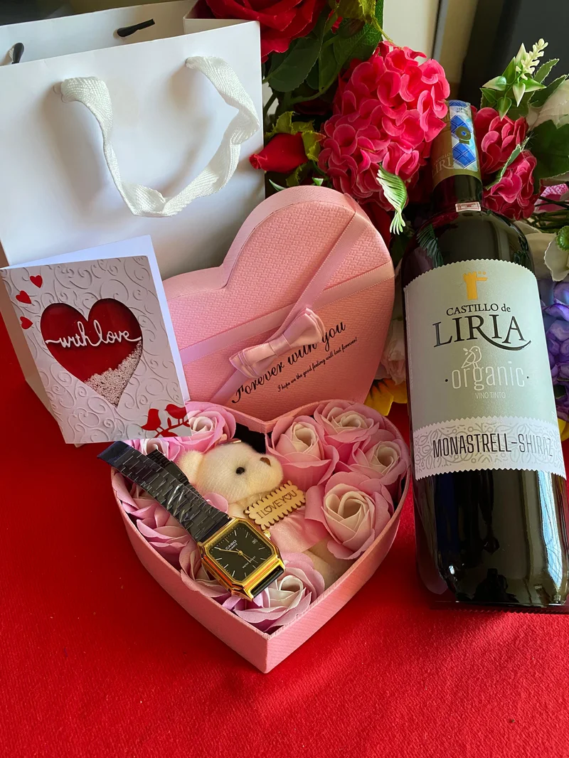 HOT VALENTINE LADIES PACK X CASTILLO  ORGANIC WINE