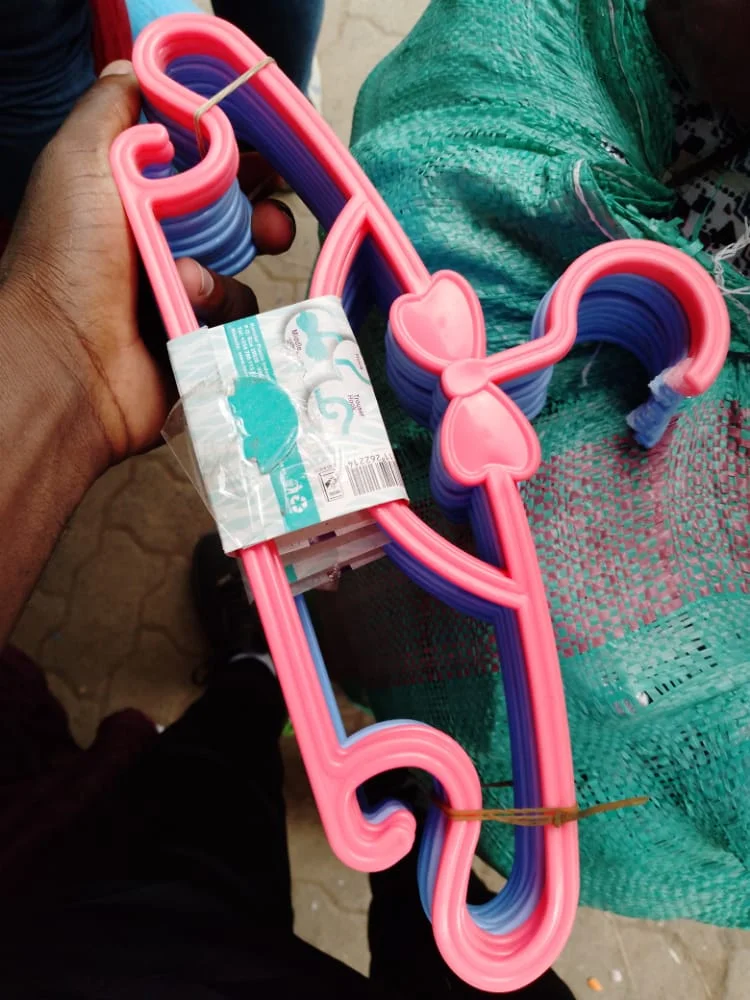 Kids Plastic Hangers A set of 12 pieces