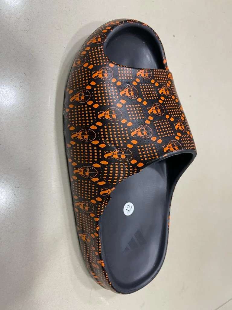 Adidas Yeezy Slides Sepatu Sandal Casual Desain