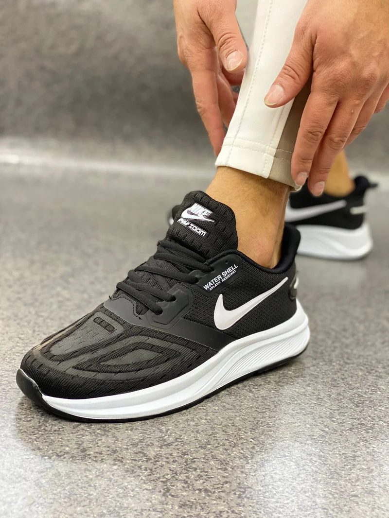 Nike Air Zoom  Water shell Splash Resistant in Black