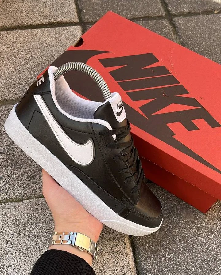 Nike Blazer Low '77 Vintage Black  Leather Sneakers