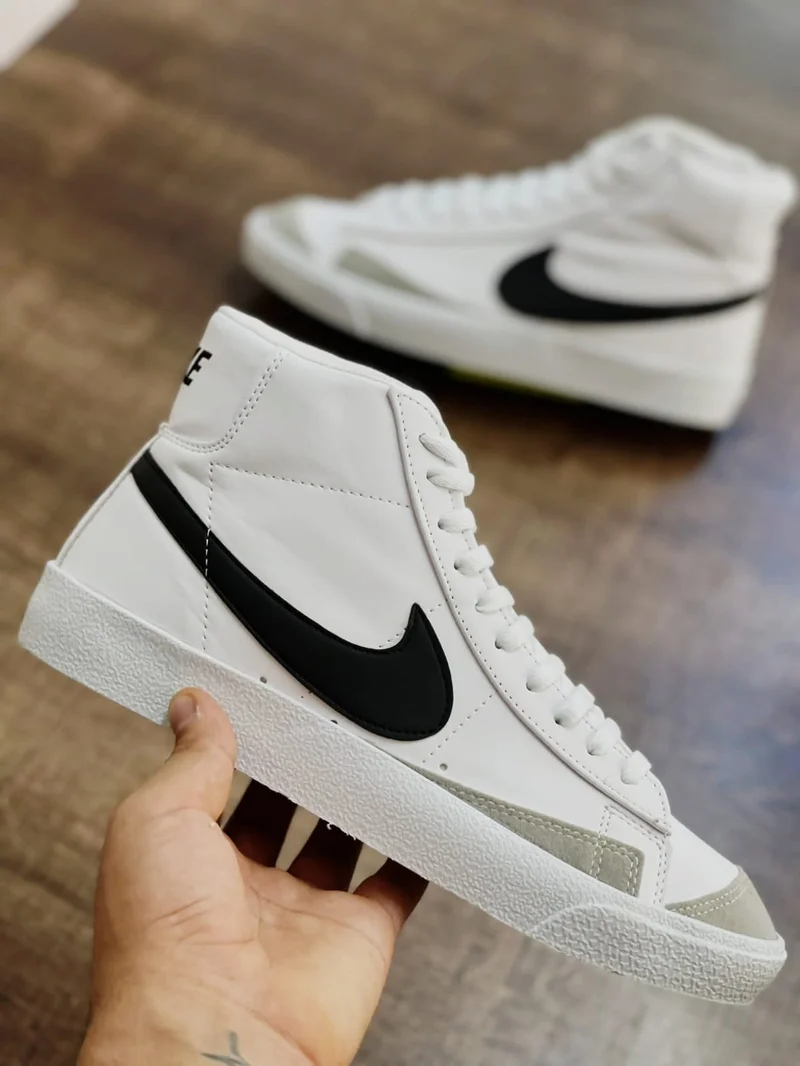 Nike Blazer Mid '77 Vintage Leather sneakers in White gray smoke