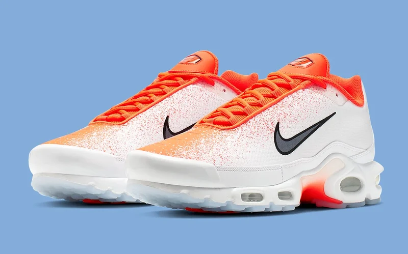 Nike’s Popular Air Max Plus Appears With Spray Gradient Uppers
