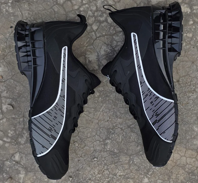 PUMA Running Shoes –Black -White-Stripe– SoftFoam + Cushioning & Superior Grip