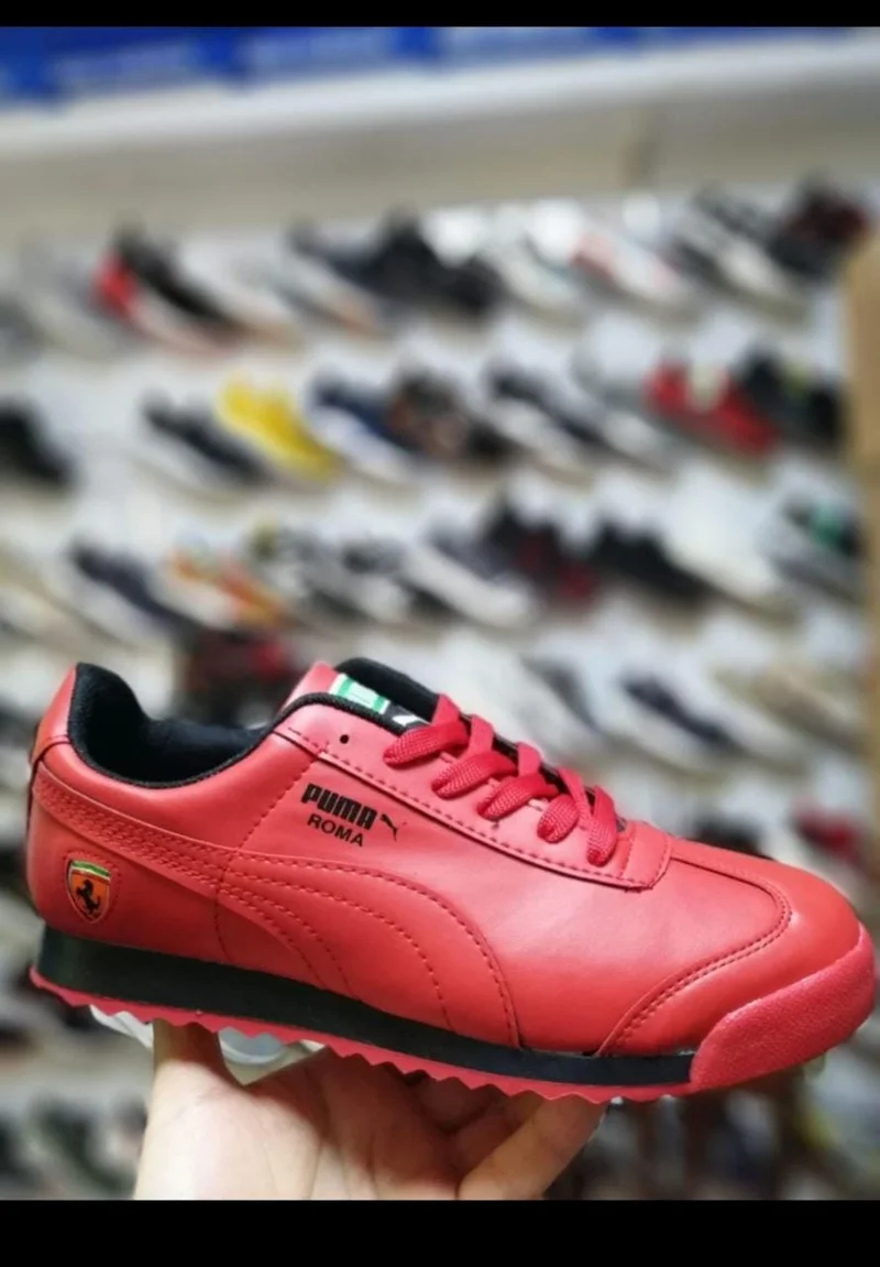 Red-Black PUMA Roma Sneaker